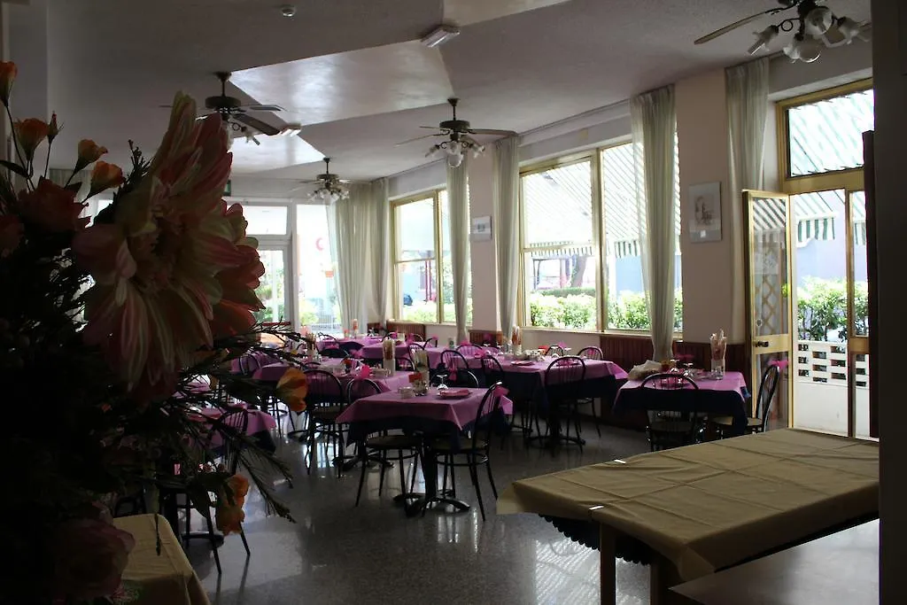 Hotel Rina Misano Adriatico 2*,  Italia